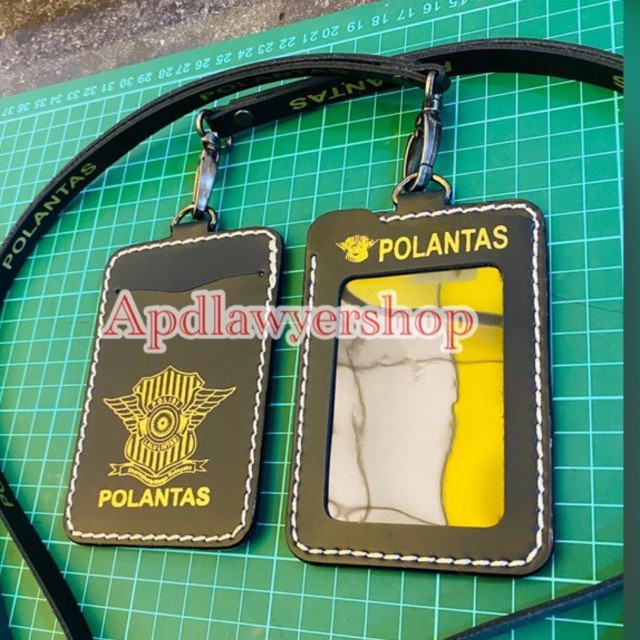 

Name Tag ID Card Tali Kulit POLANTAS Dompet Kartu Tali Kulit POLANTAS PREMIUM