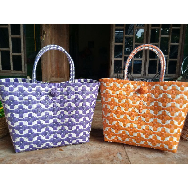 Tas Anyaman Embos Motif