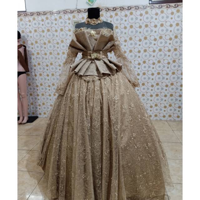 Gown merak