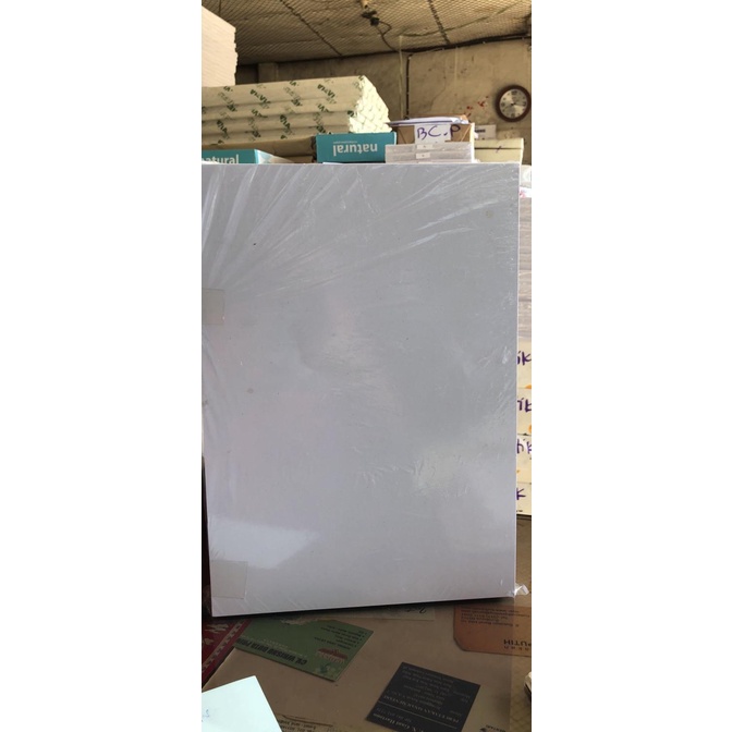 

Kertas sertifikat polos 200gsm