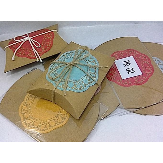 

Paket Combo Pillow Box,Ukuran 15,3 X 11,5 X 3,5 Cm,Cd :Pr 02
