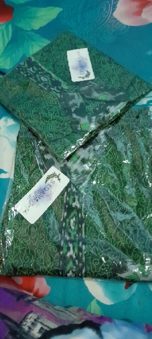 Sadana - Batik Anak Kemeja Mega Mendung Biru, Merah, Dan Hijau Botol