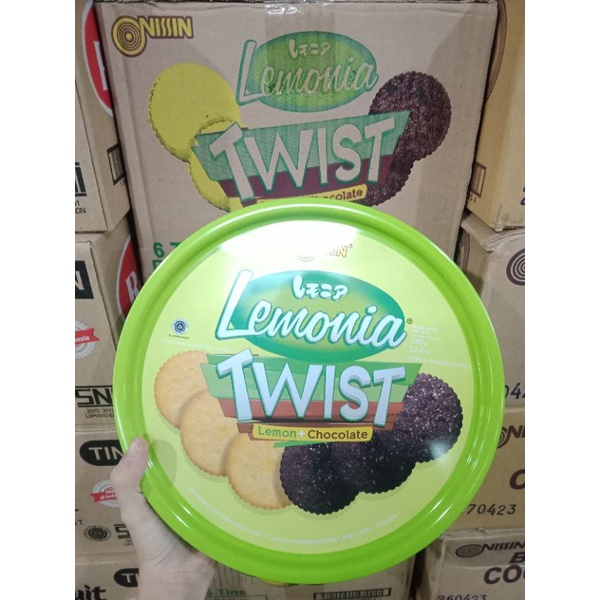 READY STOK NISSIN LEMONIA TWIST JAJAN KALENG LEMON DAN CHOCOLATE COKLAT BERAT 360 GR EXP 2024