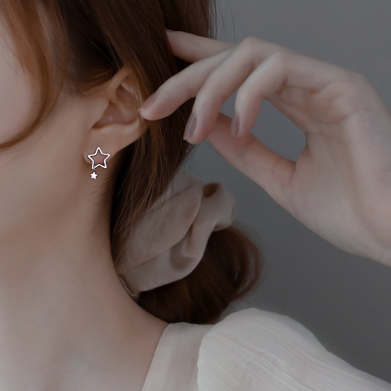 Gaya Korea Hollow Star Stud Earrings untuk Wanita Pola Geometri Bintang Anting Pendek Anting Telinga