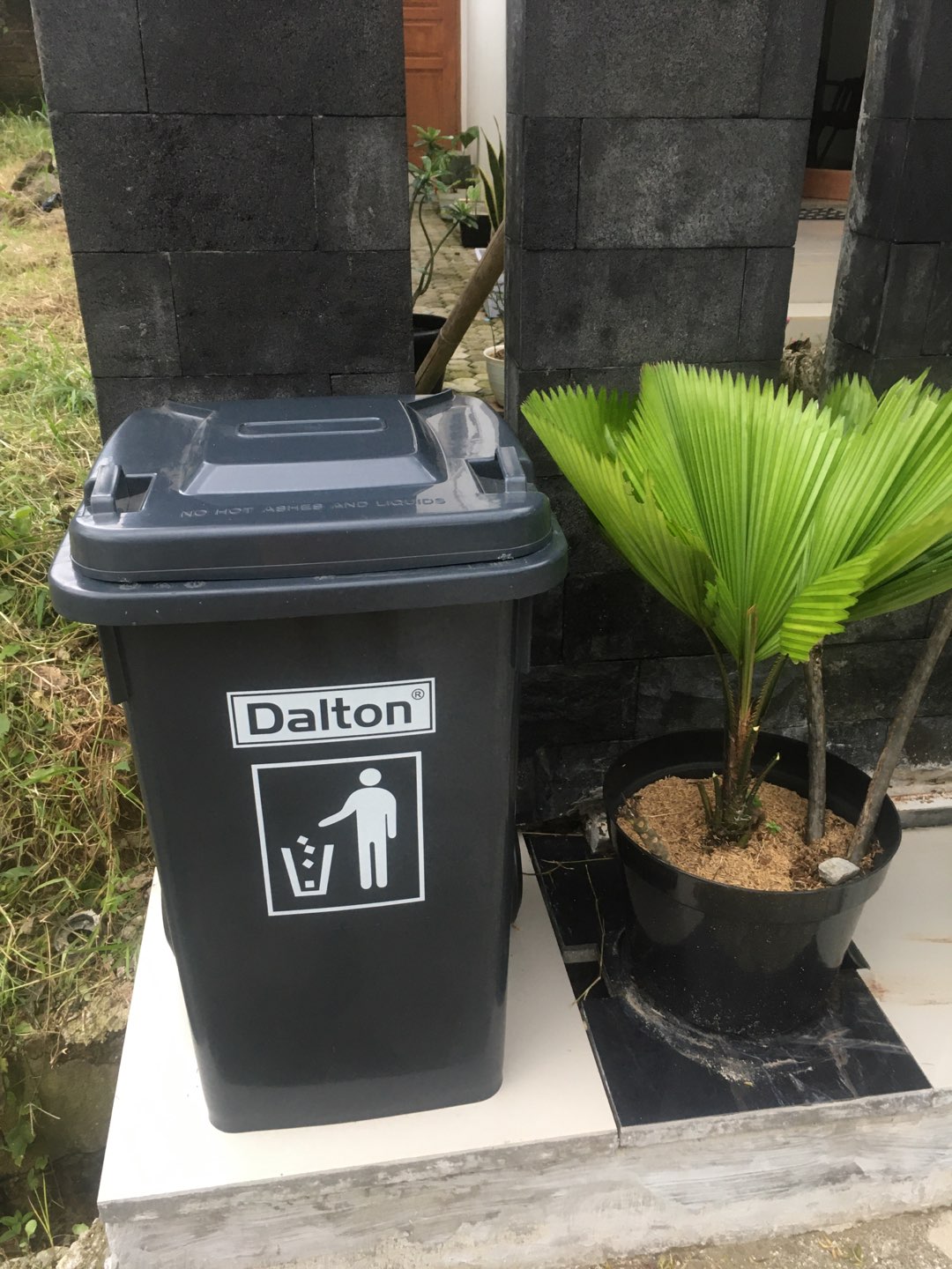 Tempat Sampah 100 Liter  Hdpe Plastik ( Bahan Tebal 100% )   Dalton