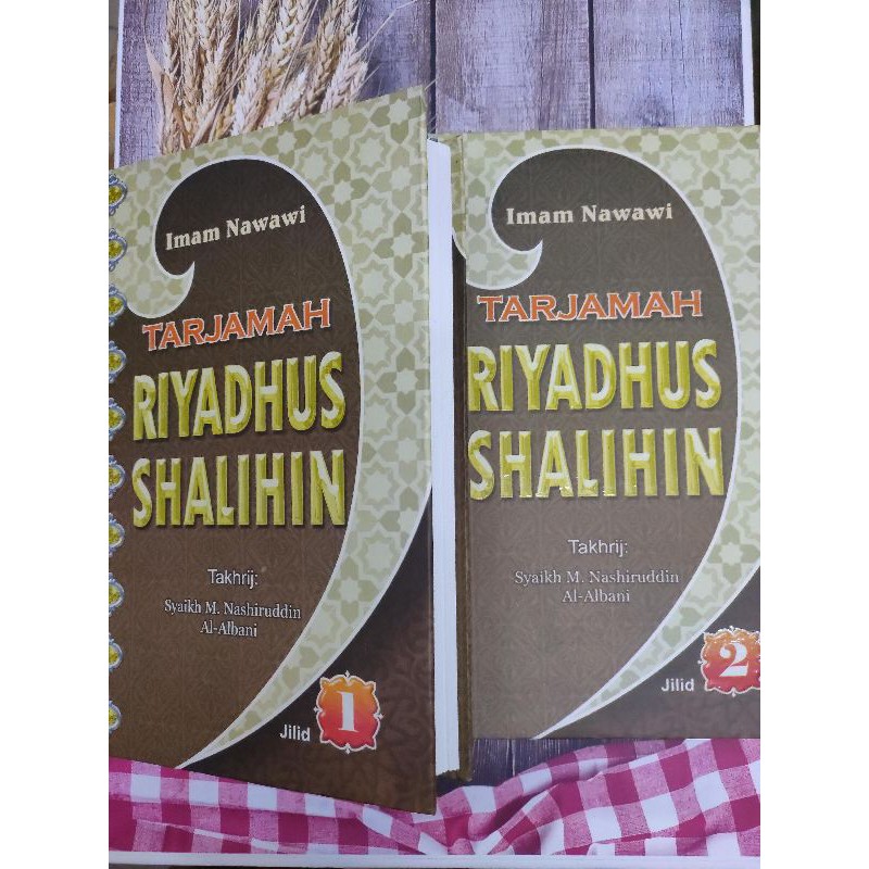 Tarjamah Riyadhus Shalihin 1set jilid 1&2