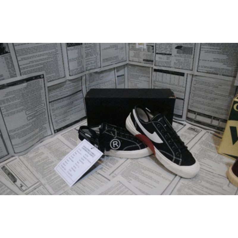 sepatu compass proto 1