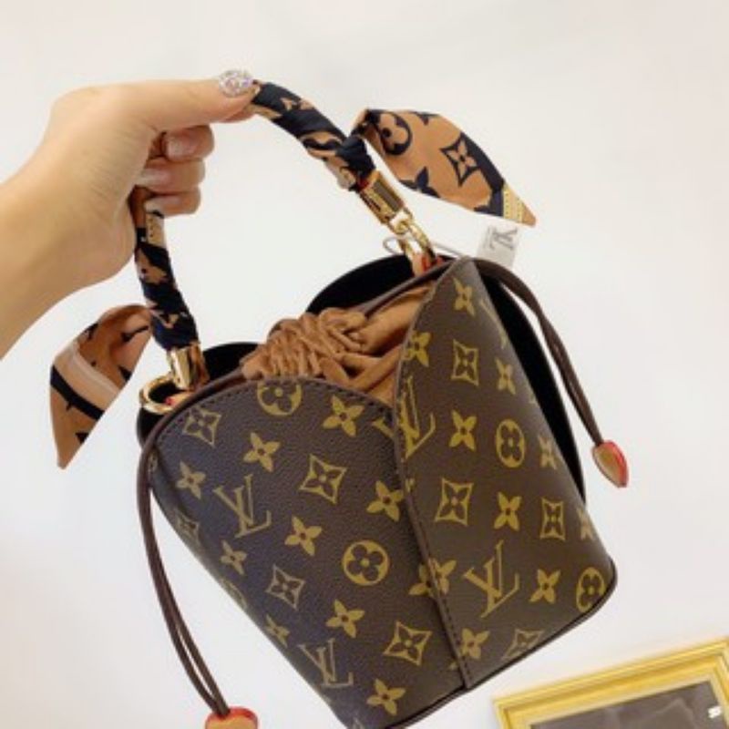 NEW LV BUCKET SERUT / MIRROR 1:1/ WITH BOX AND NOSER /REAL PIC