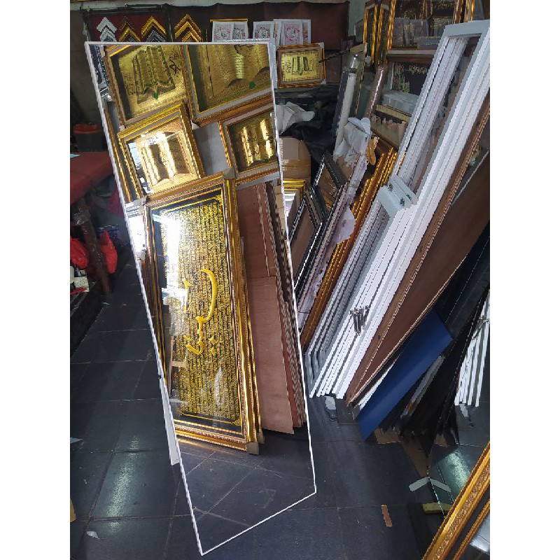 Standing mirror frameless