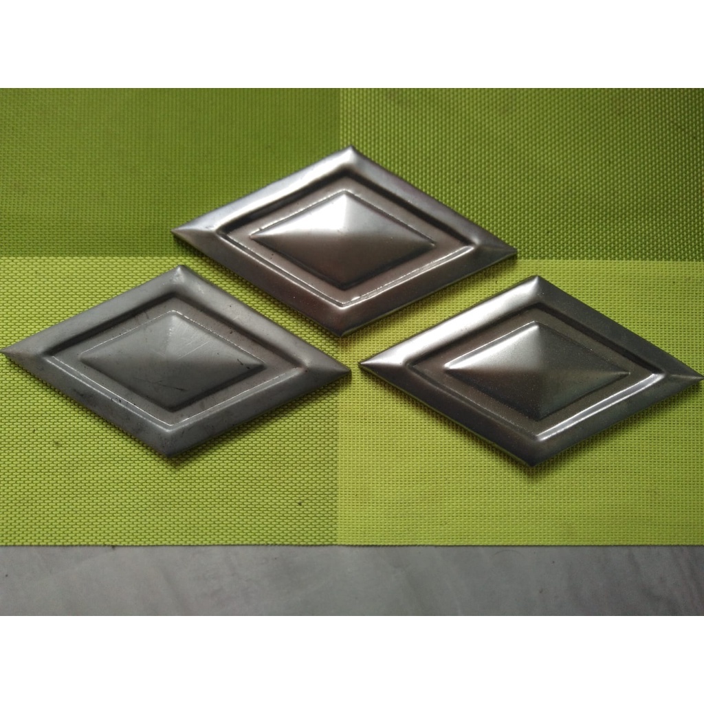 Ornamen pagar besi Wajik kecil