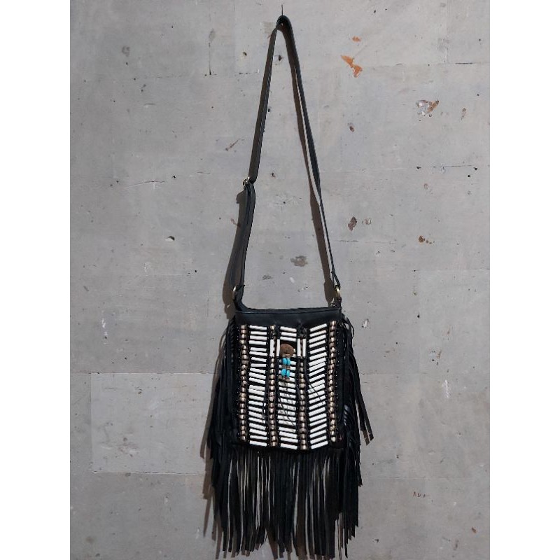 TAS KULIT INDIAN BERWARNA HITAM MEDIUM