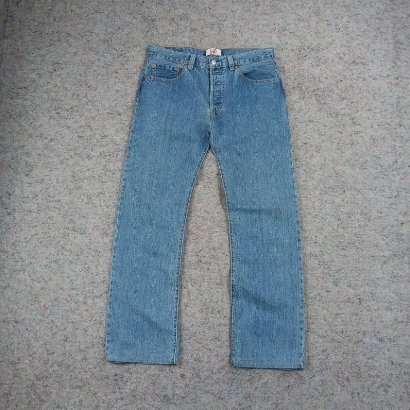 Levi's 501 Made in Indonesia 
W33 L32