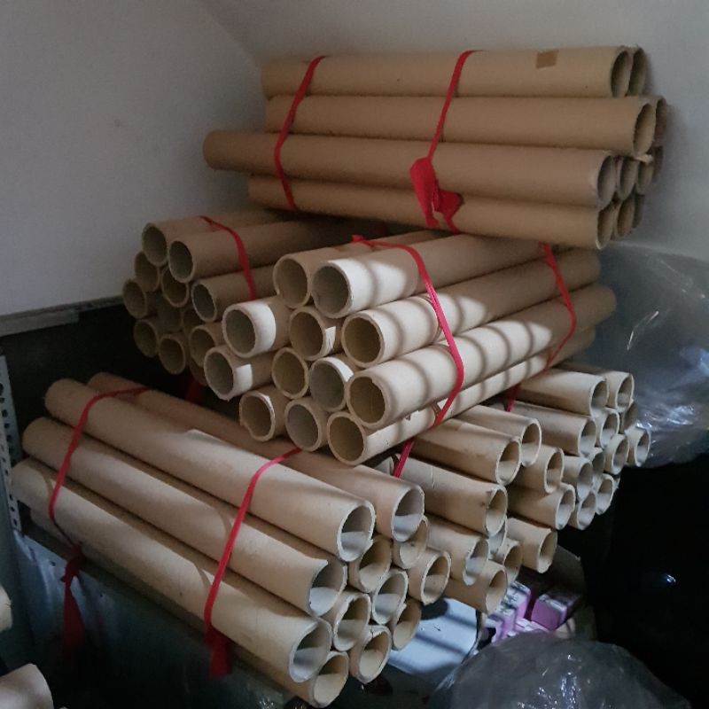 Selongsong  papercore tube kartoN TABUNG KARTON  /Tabung Karton / Tabung Karton Packing Tebal dan kokoh Warna Coklat Ideal di pakai untuk kerajinan tangan anak-anak untuk mengkreasikan kreatifitas Cocok untuk packing barang, poster lukisan, kertas, stiker