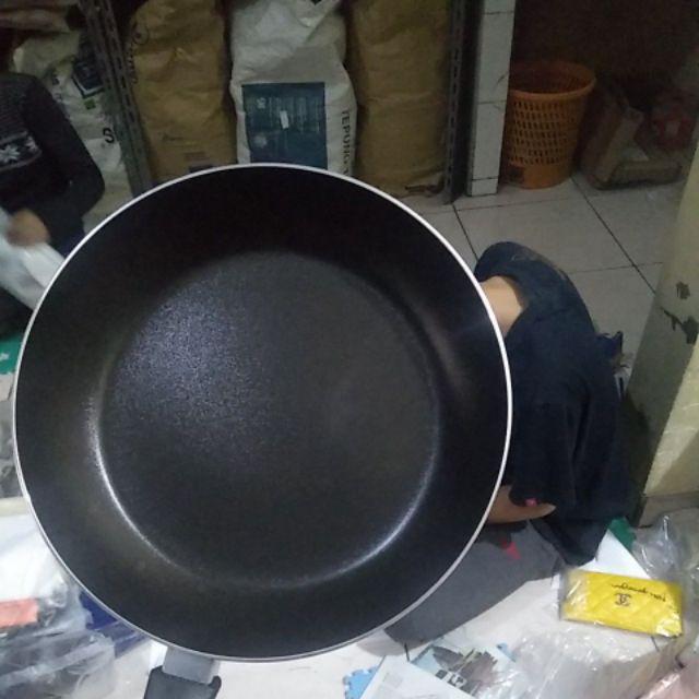 Wajan Frypan Teflon 24 Cm Maxim Valentino