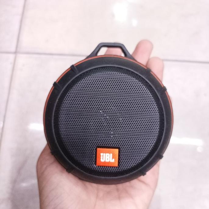 JBL WIND PORTABLE BLUETOOTH SPEAKER ON THE ROAD AND ON THE GO GAR ORI FBGDF64654