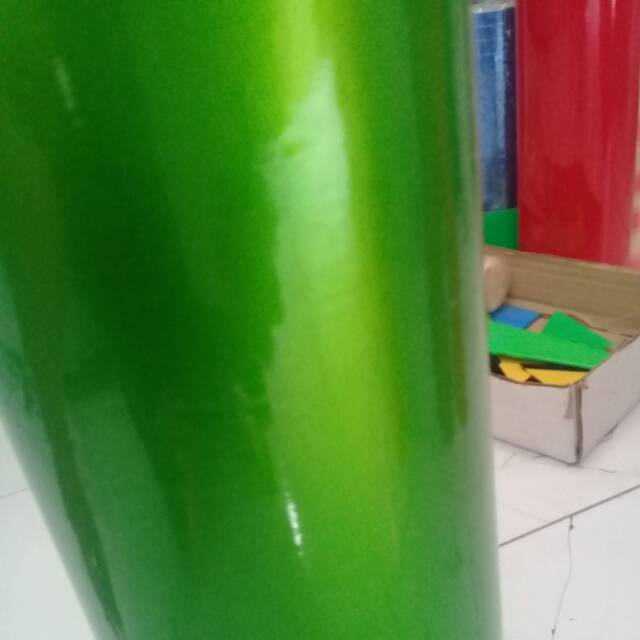 Stiker skotlet metalik hijau