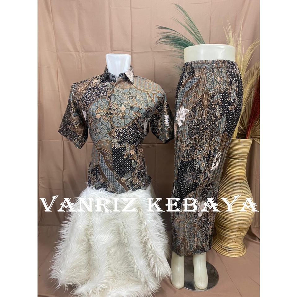 Vanriz Kebaya-Kemeja Batik Pria Lengan Pendek Couple Rok Plisket