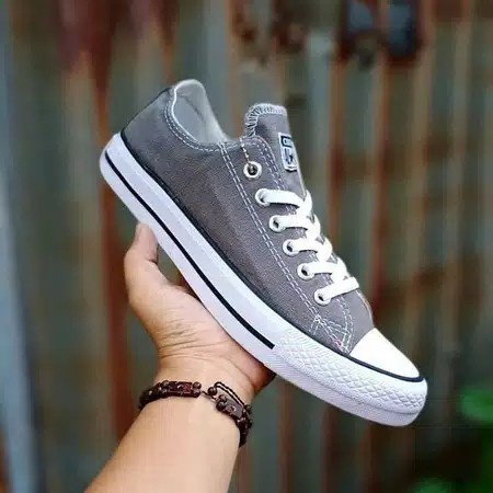 Supplier sepatu Allstar Classic Low Sepatu Sneakers Alstar Convers Pendek Warna Hitam Bahan Canvas