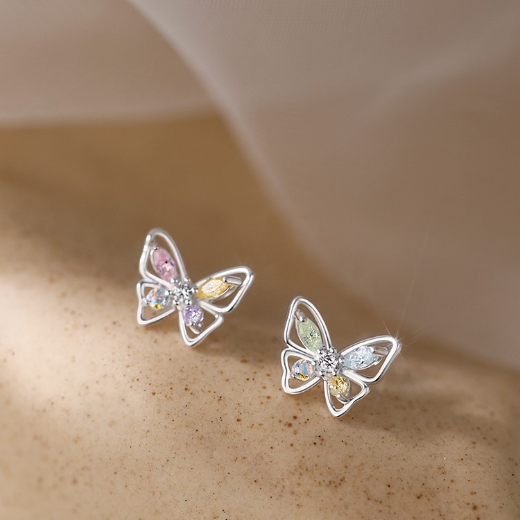 Anting Stud Desain Kupu-Kupu Bahan S925 Silver Gaya Minimalis Untuk Wanita