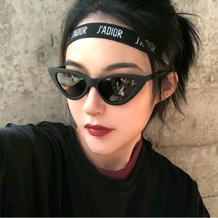 Kacamata Hitam Korean Segitiga Wanita/Pria Style Triangle Vintage Cat Eye Sunglasses For Women Men