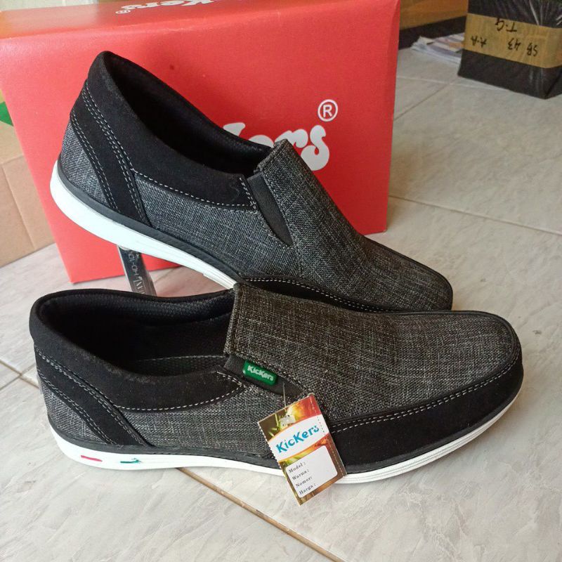 Sepatu santai pria sepatu casual slip on solnya ga licin