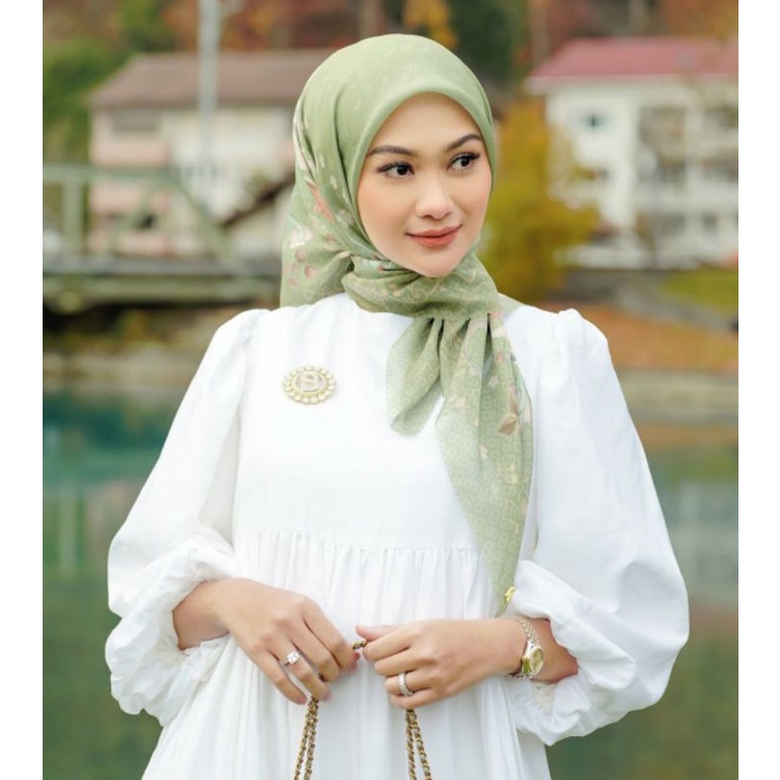 Buttonscarves x The Nada Series in Si