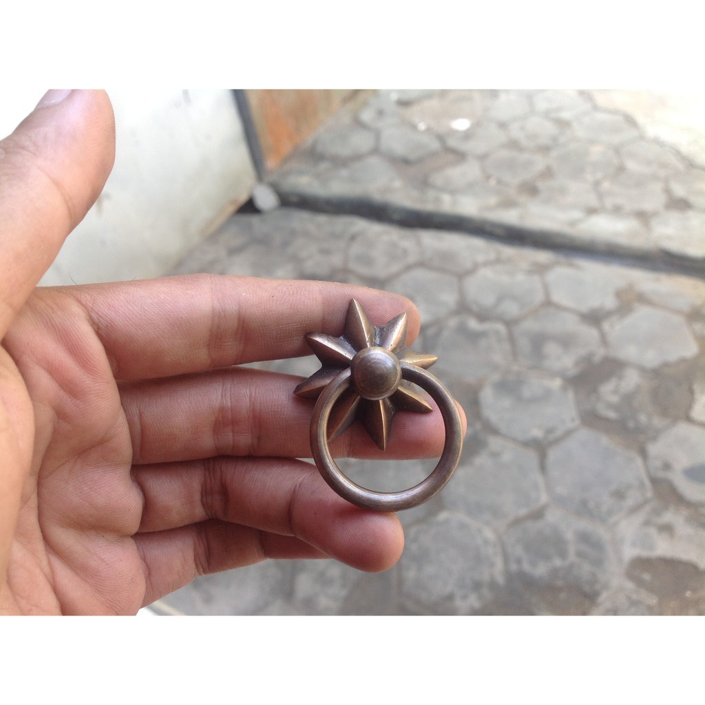Handle / tarikan laci kuningan antik motif bintang kecil Juwana