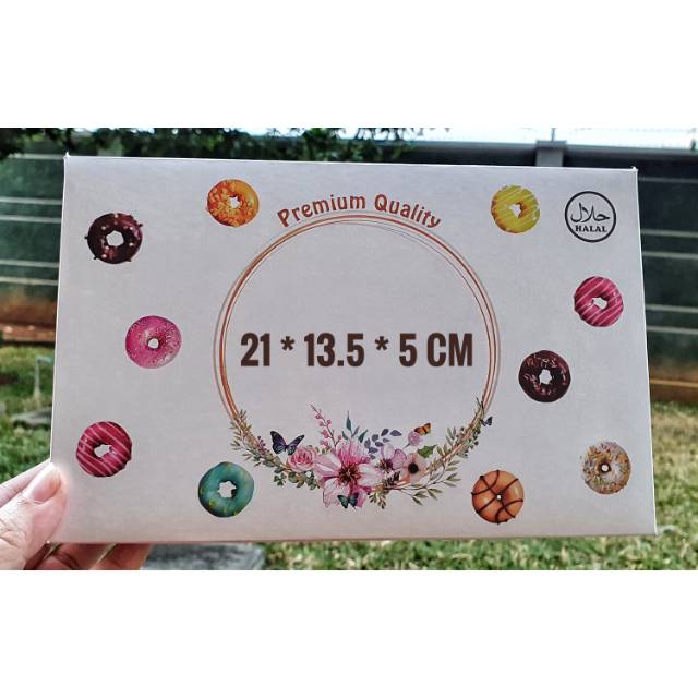 

Dus Donat 21 * 13.5 * 5 cm..pembelian minim 30pcs dan kelipatannya