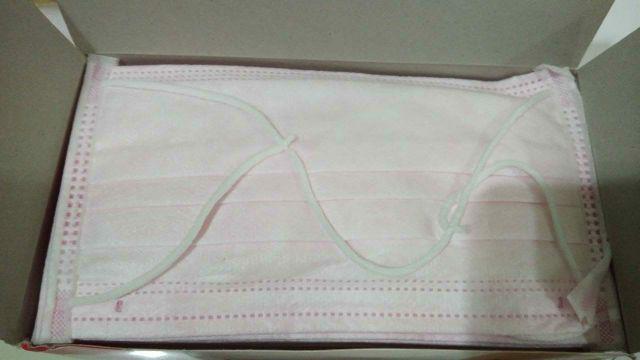 Masker Jilbab Pink 3 ply Onemed Box isi 50pcs Masker Hijab