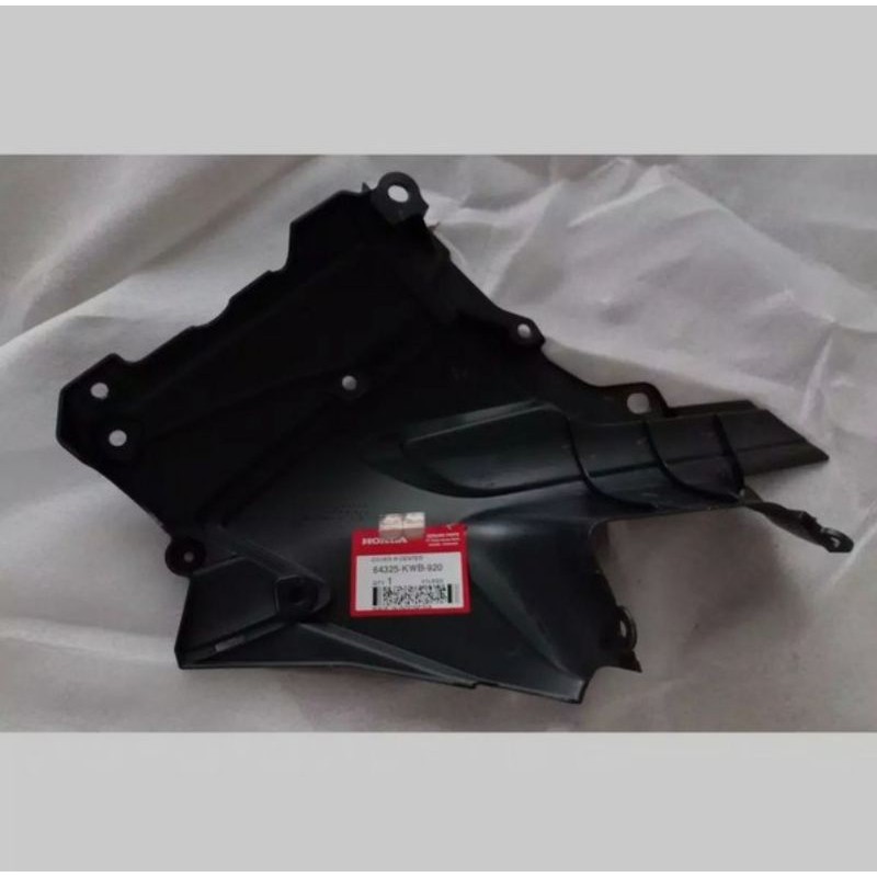 Cover R Center Sambungan Body Tengah Kanan Blade 110 Ori AHM 64325KWB920