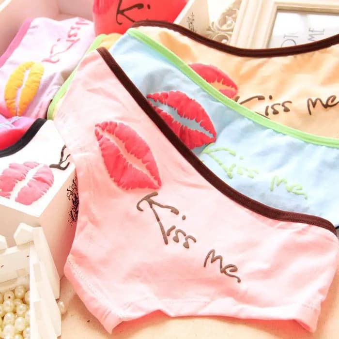 TBI Import Celana Dalam Motif Sexy Kiss Lingerie Underwear G-String CD