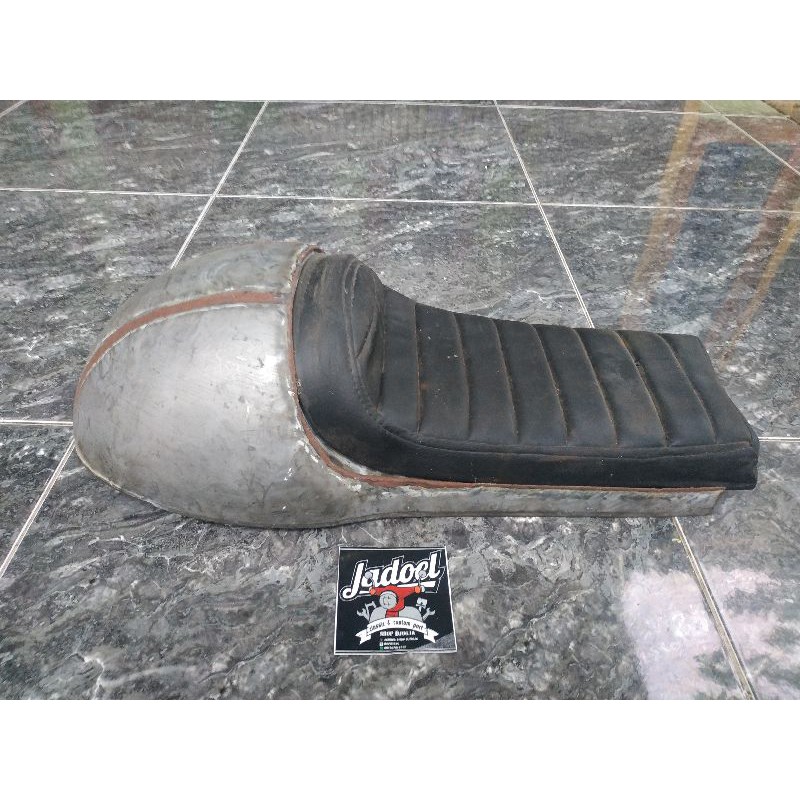 Jok Sadel Sedel Saddle Bantalan Bokong Motor Variasi Custom Hornet Caferacer Buntut Tawon