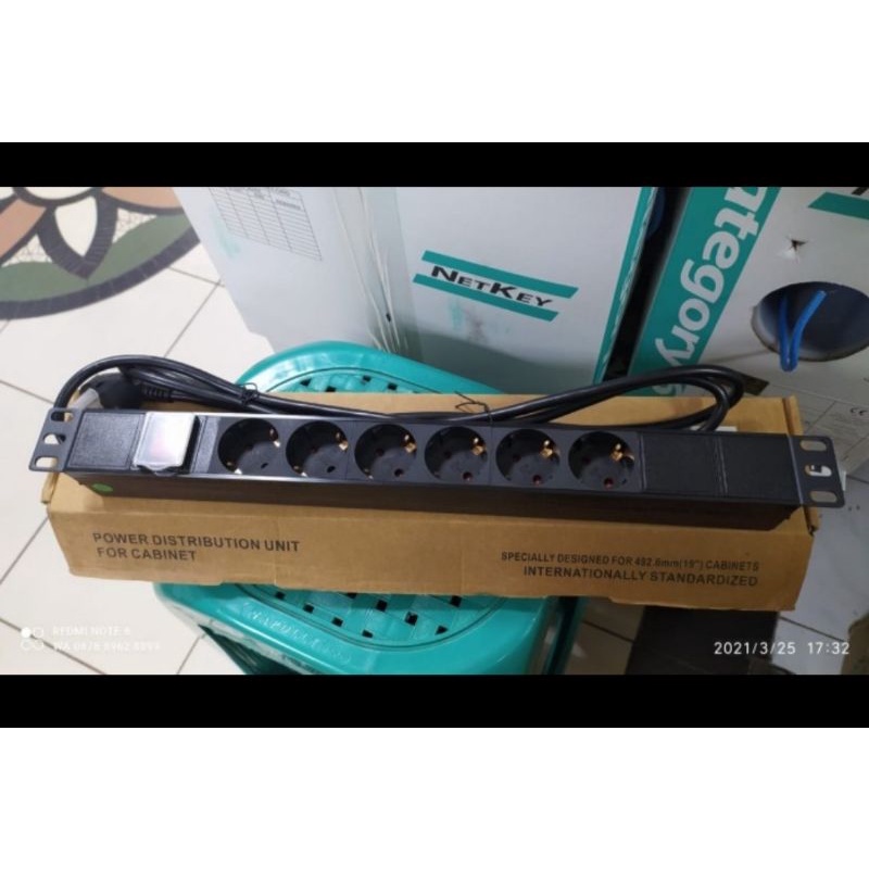 PDU 6 PORT RACKMOUNTED 19INCH 1U POWER DISTRIBUSI UNIT
