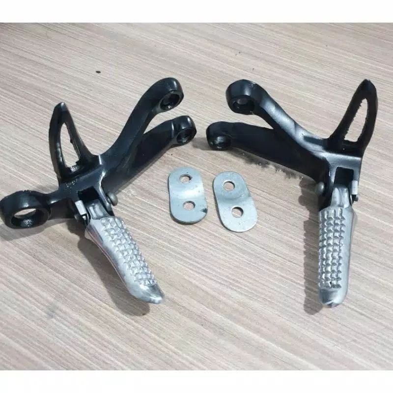 COD Foot Step Gantung Satria FU Black &amp; Chrome Sepasang Set