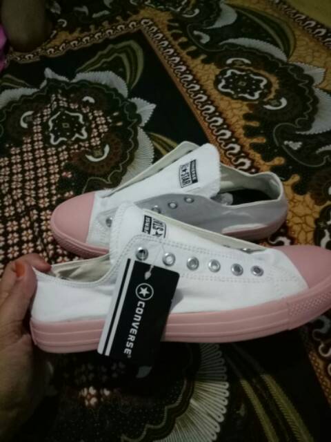 Sepatu converse full peach.bisa cod