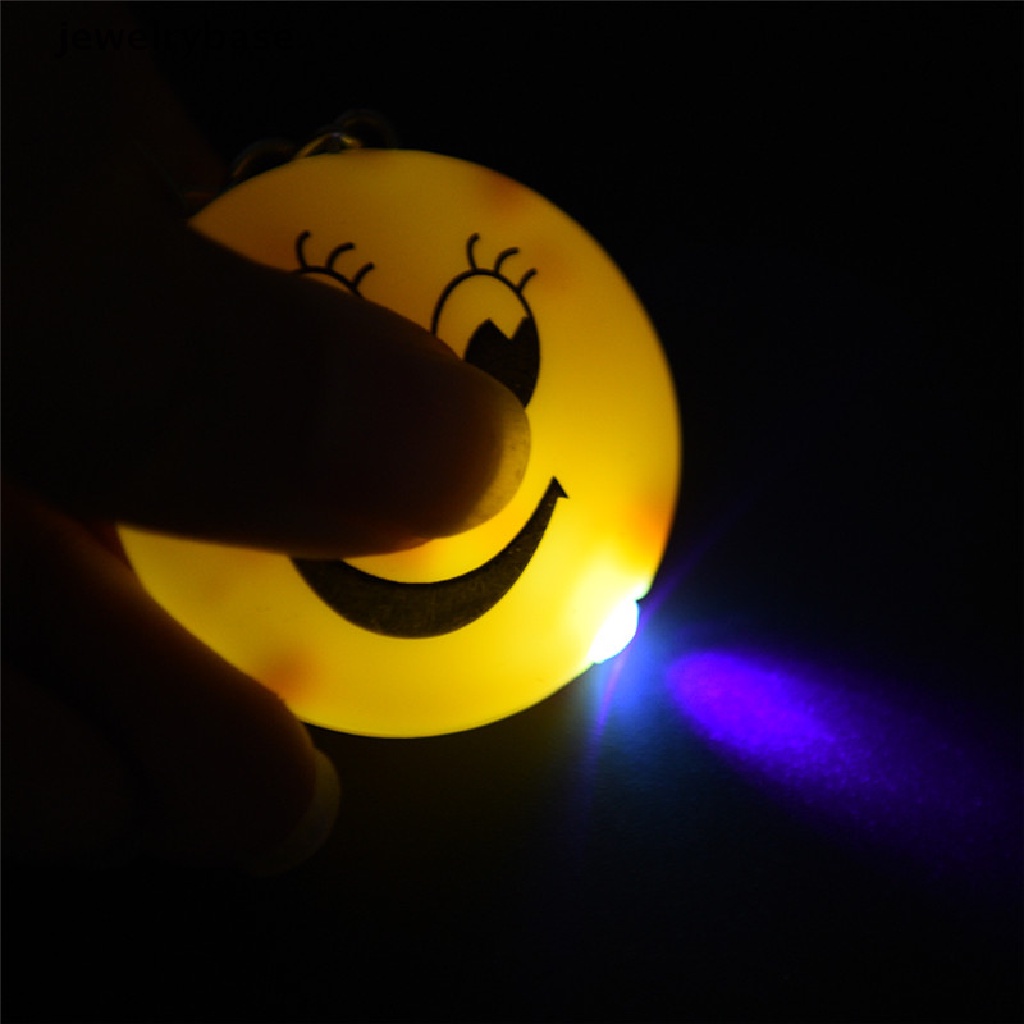 Gantungan Kunci Desain Kartun Emoji Babi Dengan Lampu Led Dan Suara Untuk Anak