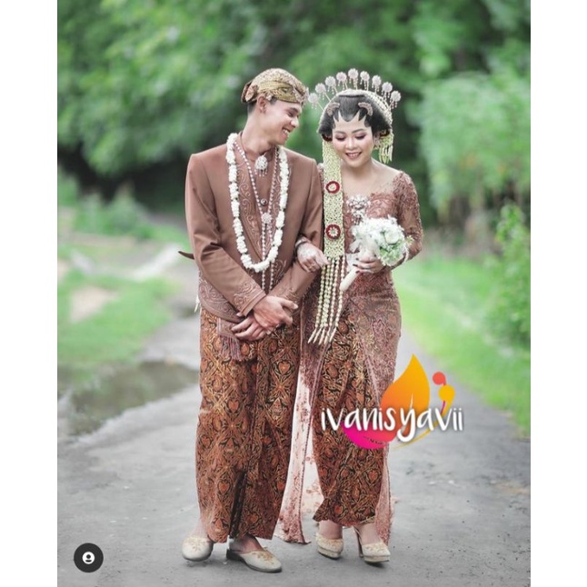 Sepasang Jarik Pengantin, Motif Luhur Hitam