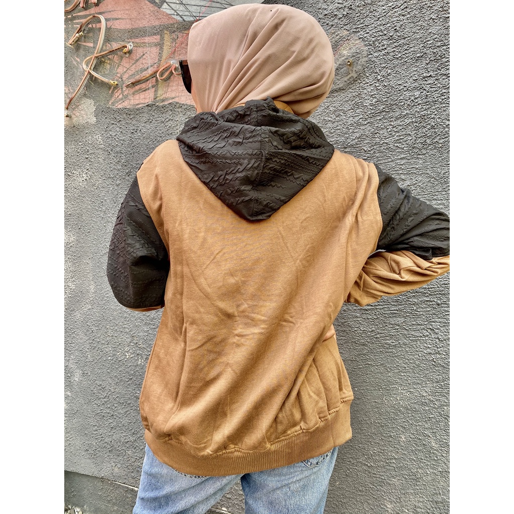 Jaket Sweater Zipper Bordir Kombinasi Qwilting MOCCA SUPRE-M