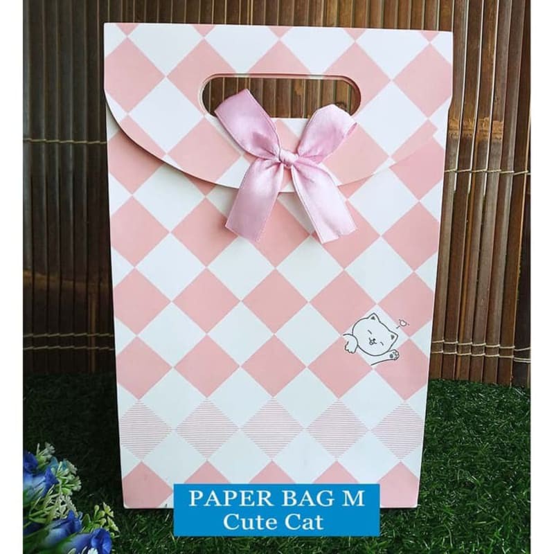 

Paper Bag Motif / Tas Kertas Kado / Tas Ulang tahun - M CUTE