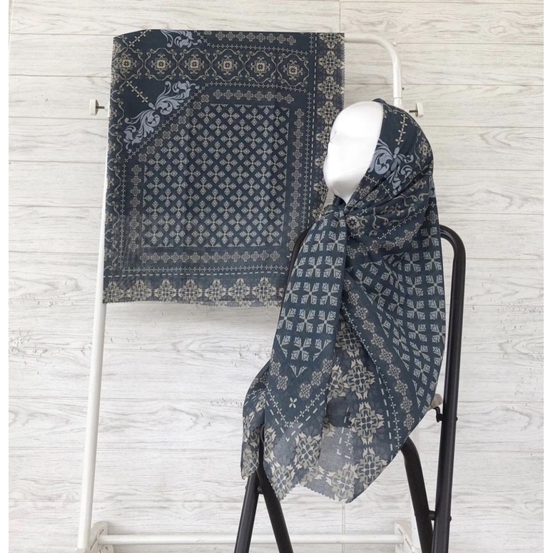 101 -150 KERUDUNG VOAL MOTIF SEGIEMPAT-126