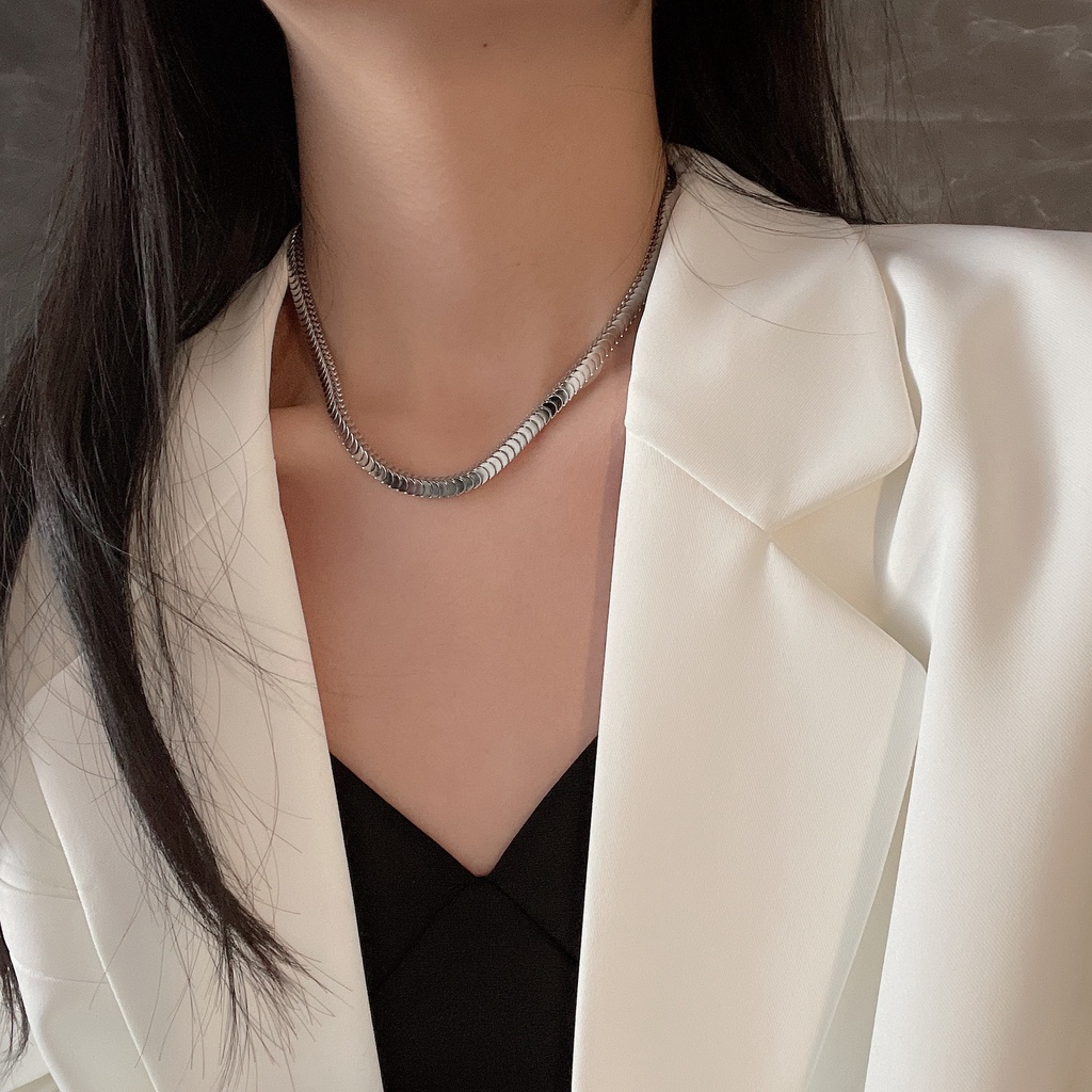 Kalung Model Tulang Ular Bahan Titanium Steel