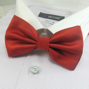 Dasi Kupu Kupu / Bowtie Elegance Motif Bintik Hitam