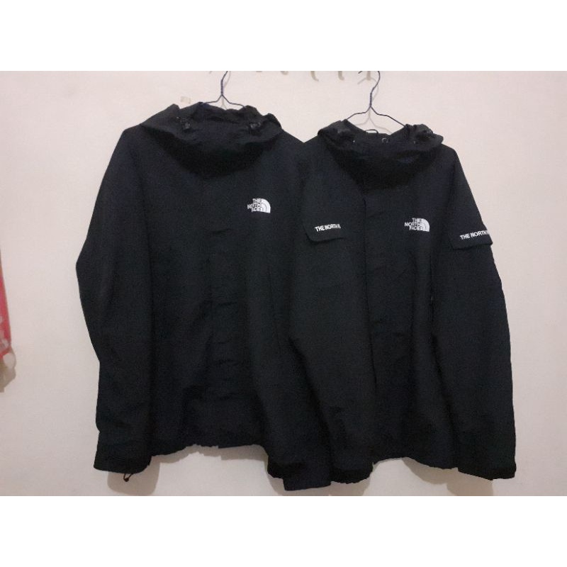 the north face side pocket ( saku samping)