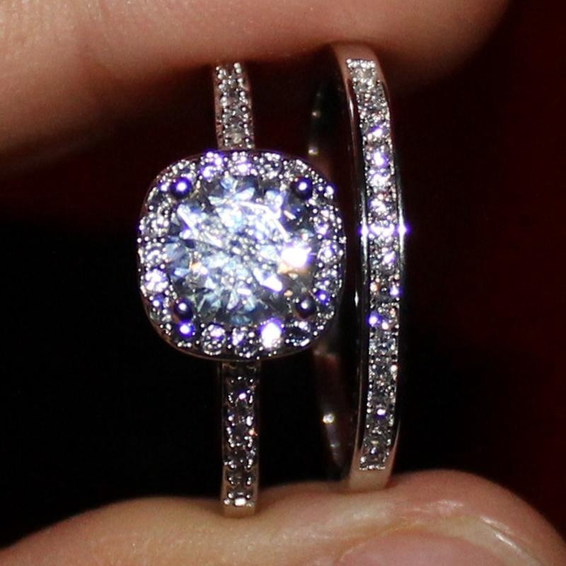 Cincin Kawin / Tunangan Hias Berlian Imitasi untuk Wanita