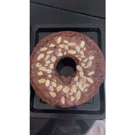 

bolu coklat almond