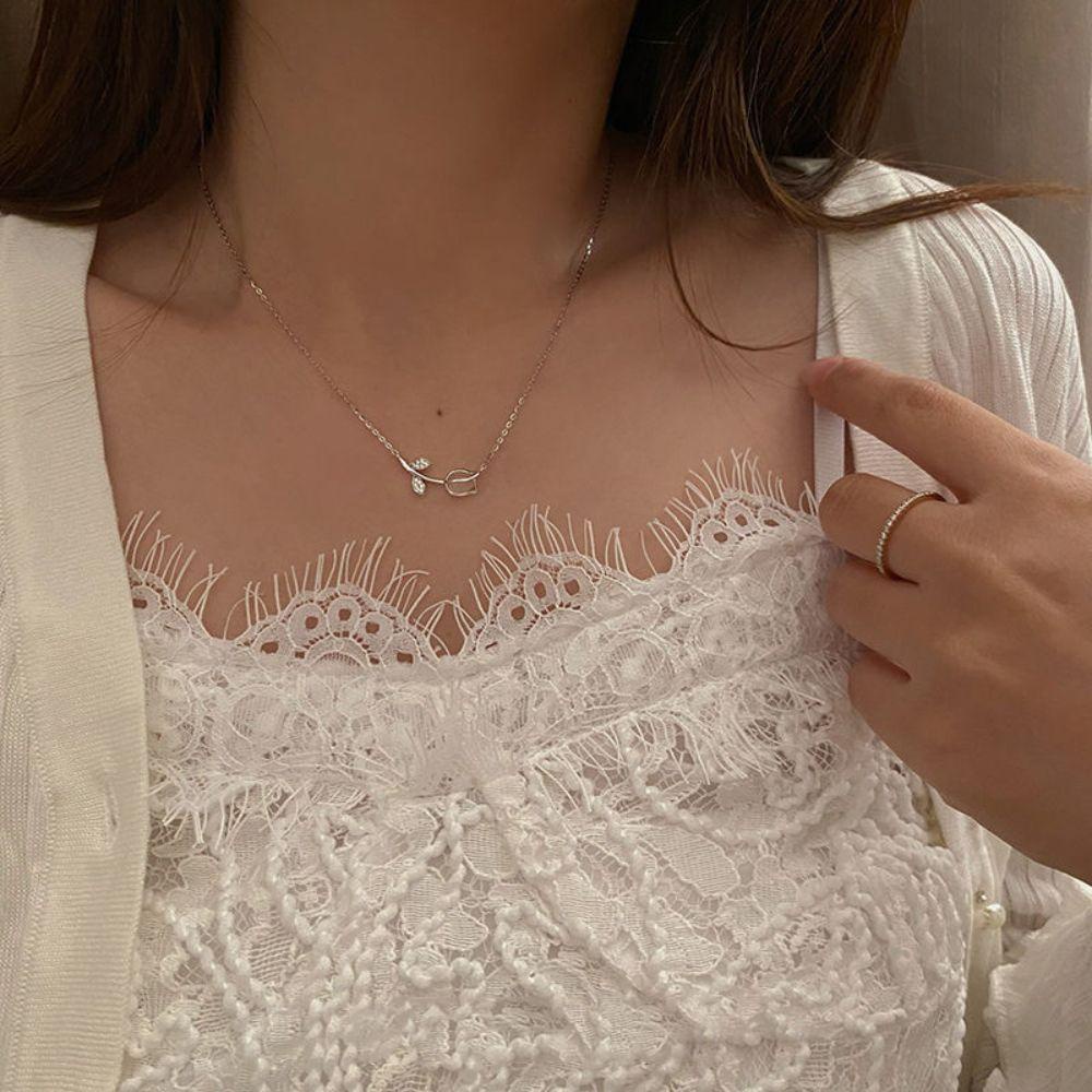 Mxbeauty Wanita Rantai Klavikula Bunga Cahaya Desain Mewah Rasa Perhiasan Perempuan Temperamen Tulip Liontin Kalung