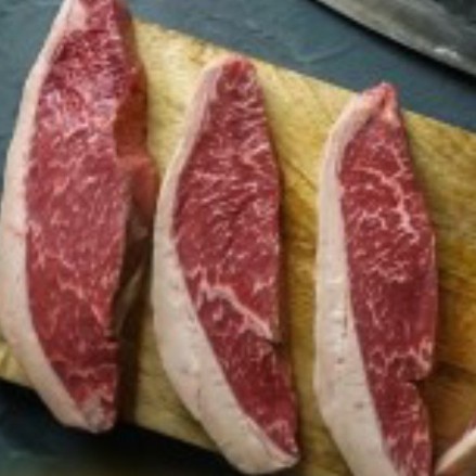

NATUREFOOD DAGING STEAK PICANHA (RUMP CAP)400 DAYS GRAINFED WAGYU BEEF