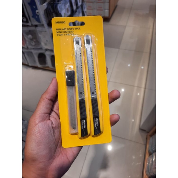 

miniso pisau cutter