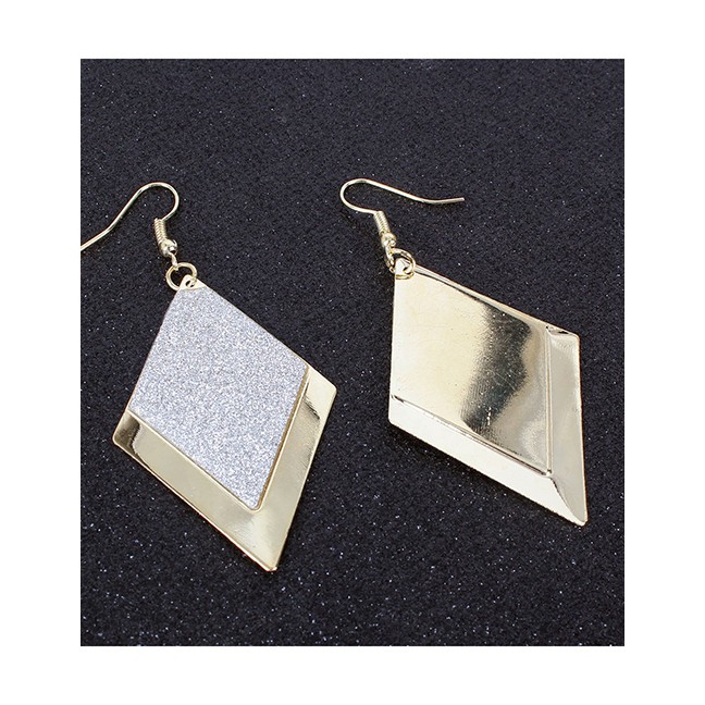 LRC Anting Gantung Fashion Golden Diamond Frosted Alloy Earrings K44344