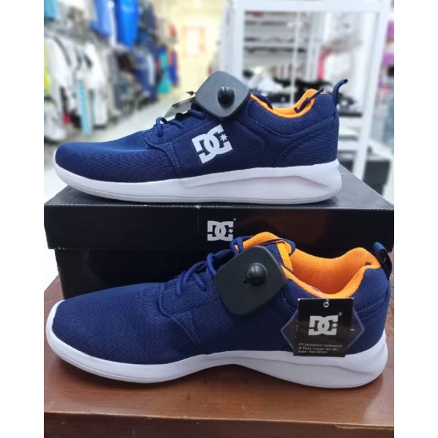 sepatu  brand DC midway Navy 42
